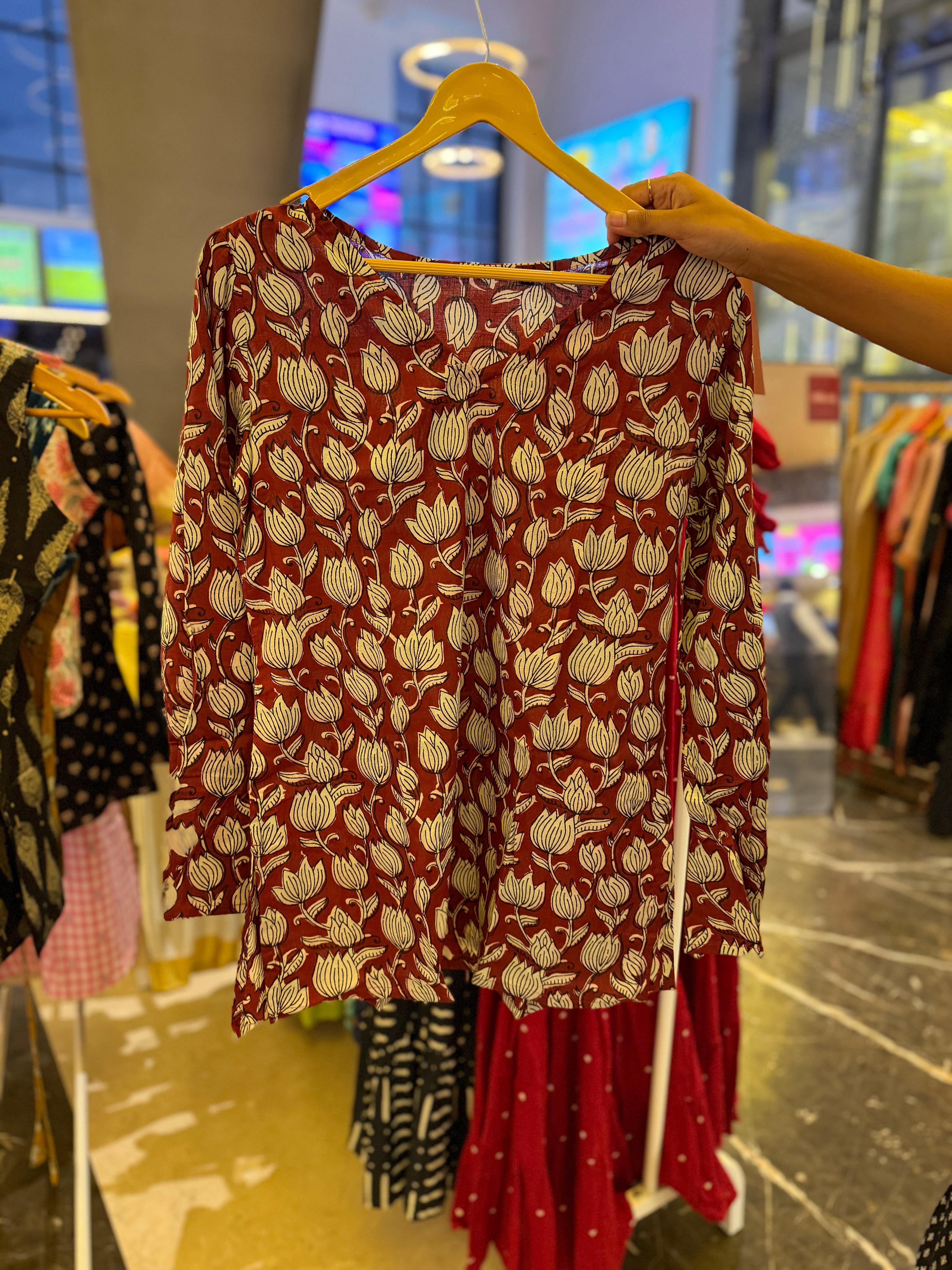 ASTER - red lotus short top