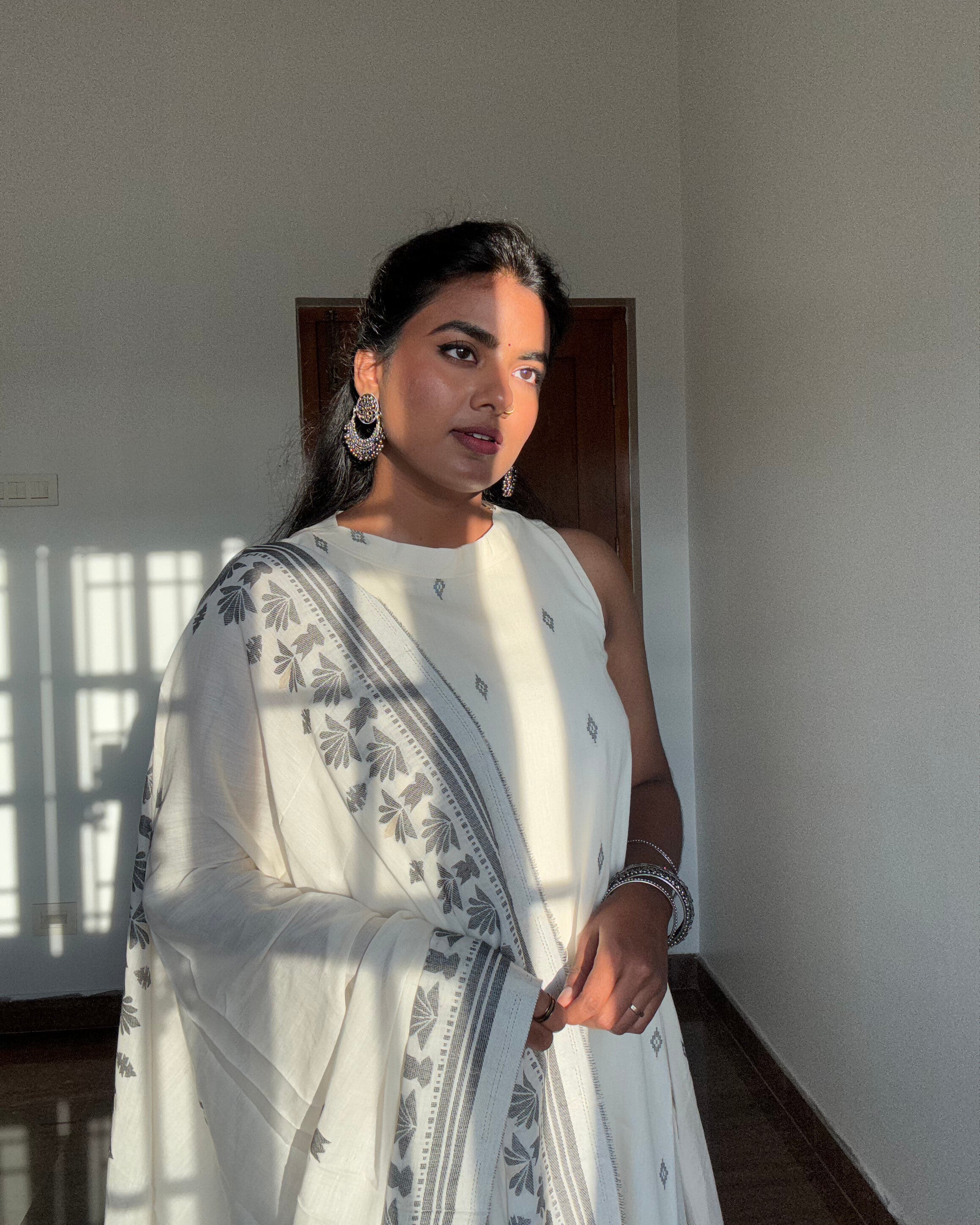 White Handloom Set 2pc